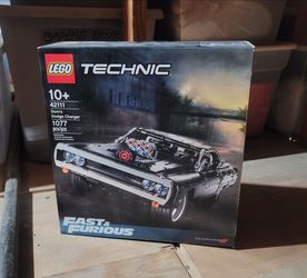 LEGO TECHNIC Dom's Dodge Charger 42111