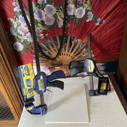 - [ ] 2 Quick-Grip Clamp/Spreader.1-24 in.2.6 in 90 Degree Corner -