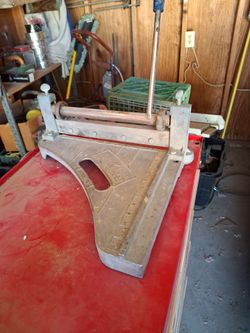 Vinyl tile cutter
