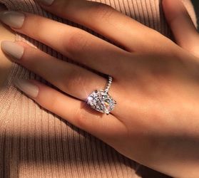 Electric platinum fashion ring size 6 7