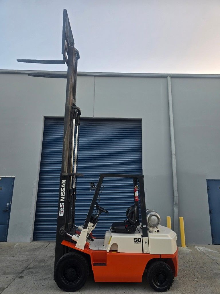 Nissan 5k Forklift  Soild Pneumatic Tires