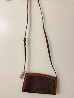 Micheal Kors jet set crossbody purse