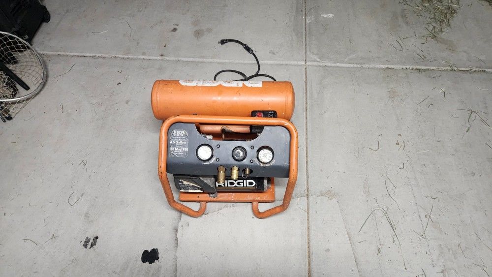 Rigid 4.5 Gallon Air Compressor