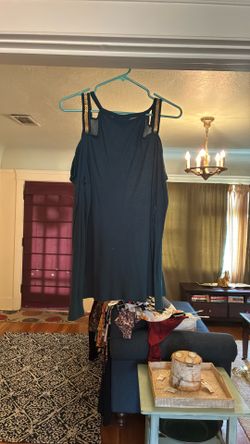 Blouse. Green With Gold Chain Shoulders