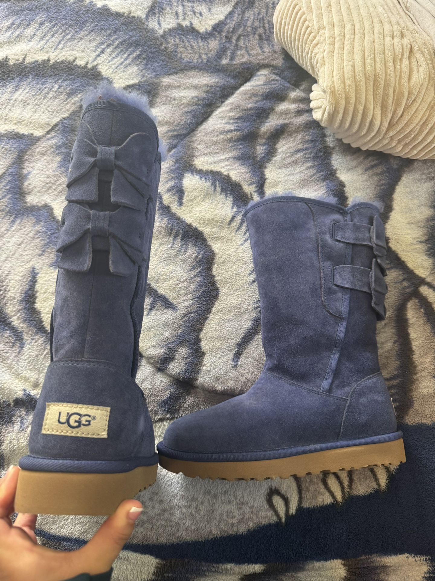 UGG BOOTS/ NEED GONE