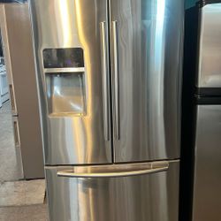 36” Wide Samsung Frige Use Like New Perfecta Working 