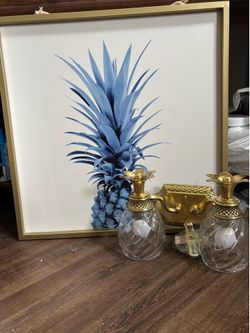 Vanity light with picture