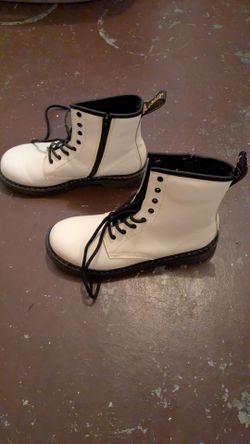 Dr. Martens boots (white)