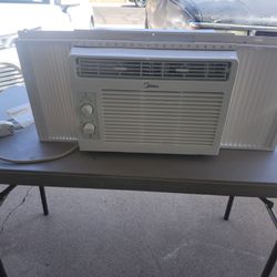 Midea Window A/C Unit