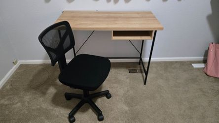Small desk and chair set