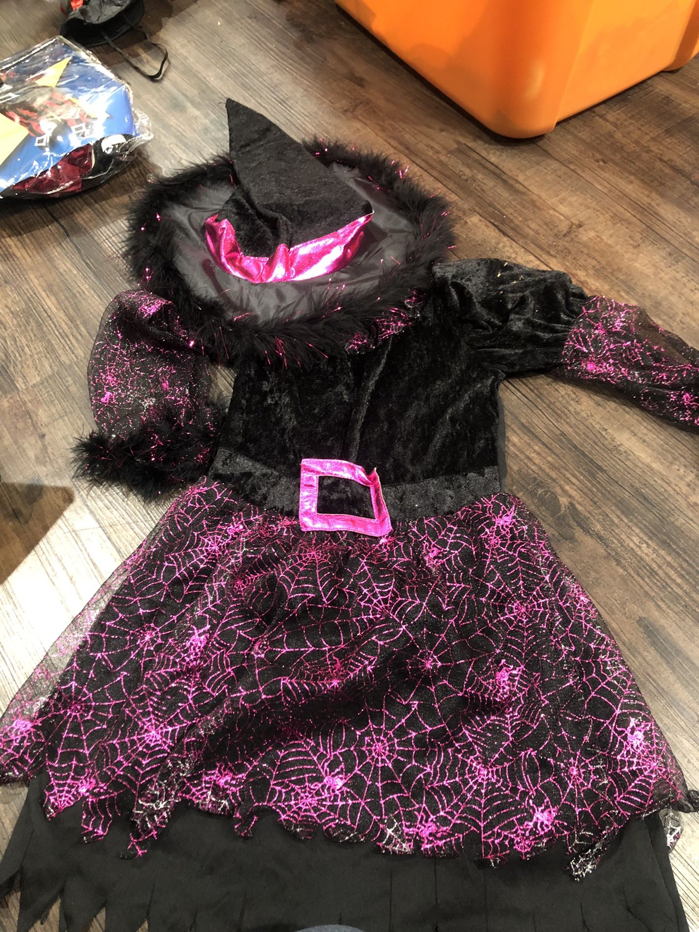 Girls witch costume