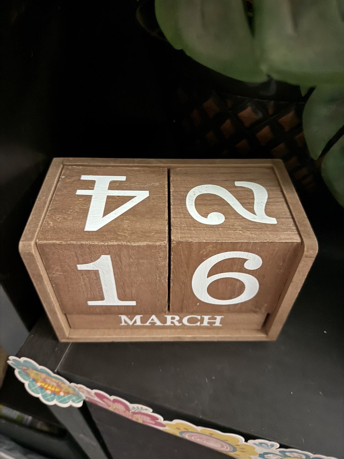 Wooden block calendar