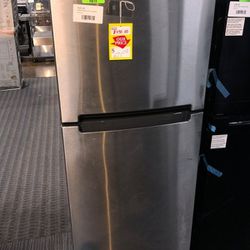 Whirlpool Top Freezer Refrigerator ‼️‼️