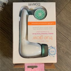 True Glow Face Brush