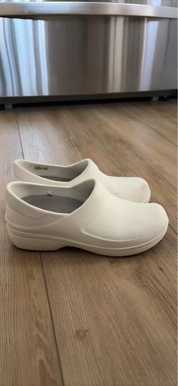 Crocks Clogs Nursing