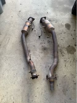 Catalytic con oxygen sensors