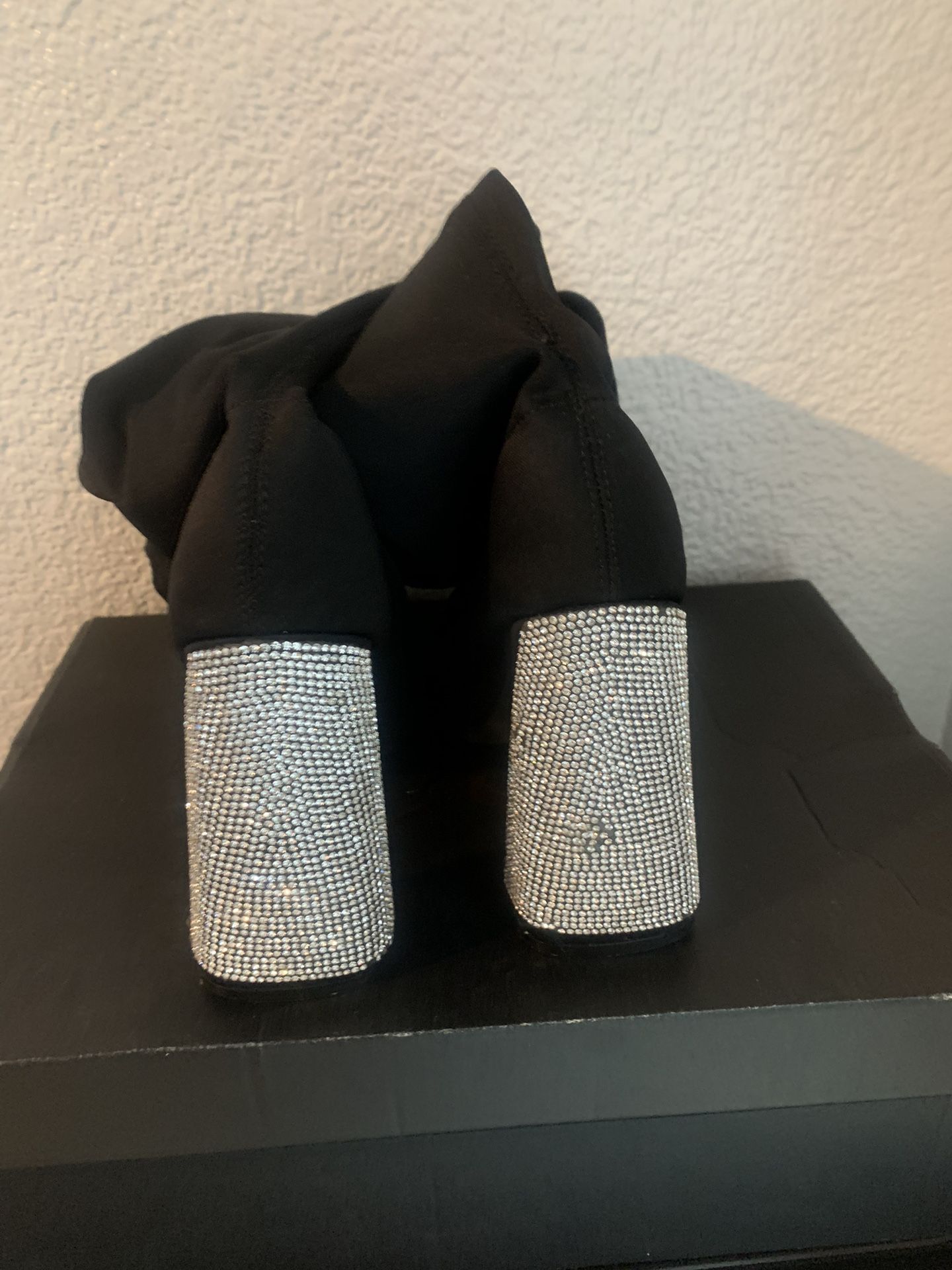 Cute Boots With Diamond  Heels 👠 