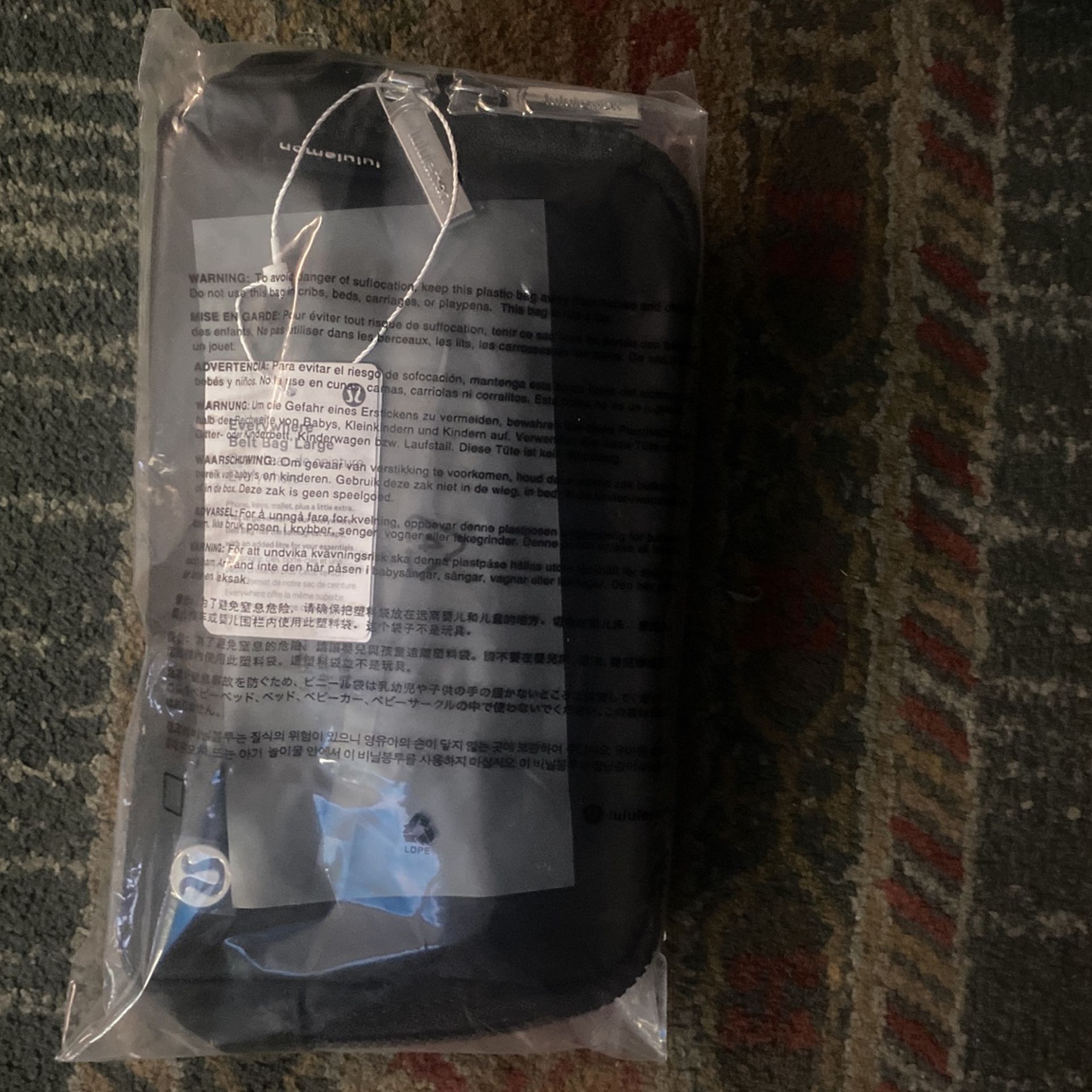 Black Lululemon Everywhere Bag