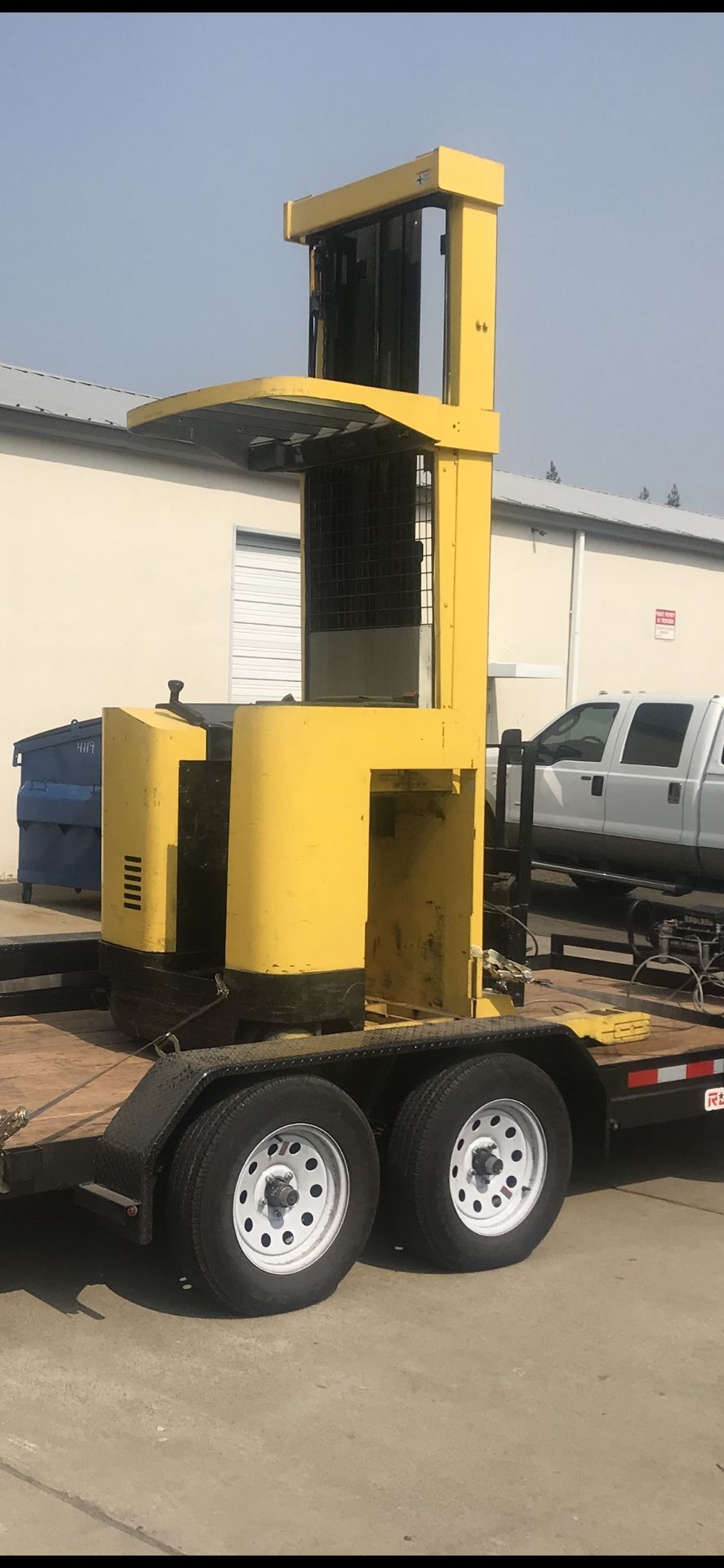 2 Forklifts Available 1 Propane 1 Electric Delivered