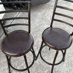 2 Bar Stools 