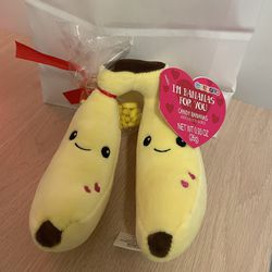 Valentine’s Day Banana Plushie With Candy Bananas