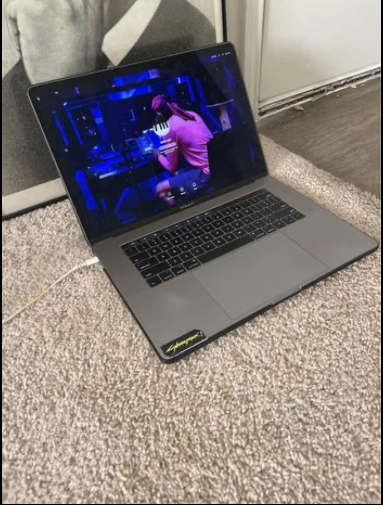 2018 MacBook Pro 17” (music Production)