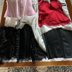 Corsets 