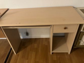 Computer desk with drawer