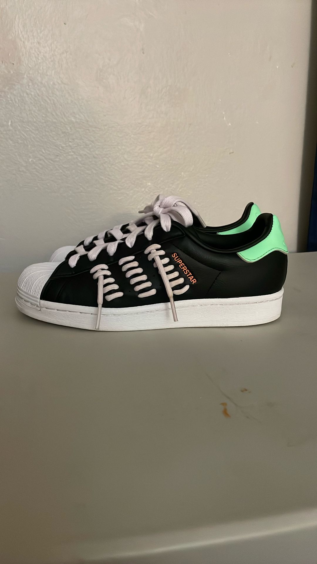 Adidas /women Size6.5