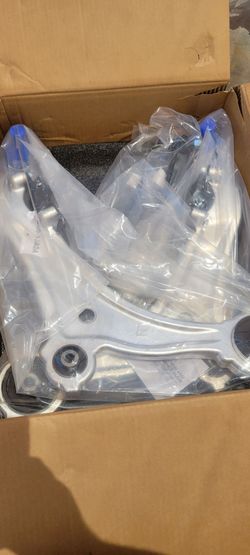 2011----2017 Nissan quest  lower control arms and sway bar links