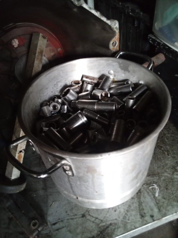 Sockets Mixed Bulk 3/8 In Drive & 1/2 In Drive