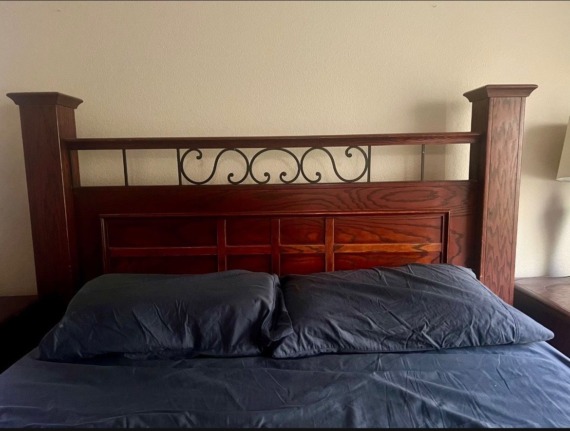 Solid Oak Queen Size Bed.