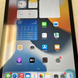 iPad 7th Generation WiFi 32 Gb Good Condition Updated And Apple Pencil Compatible 