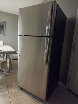 Freezer refrigerator • Stainless steel finish