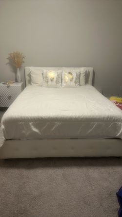 Ashley Furniture White Low Profile Tufted Queen Bed