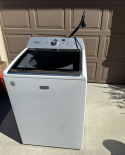 Maytag WASHING MACHINE