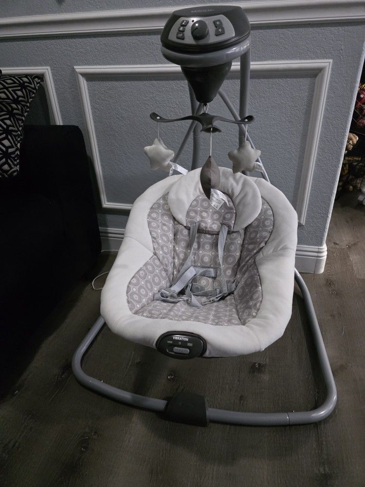 GRACO Baby Swing With Vivration Mode Electric/ Battery Operated