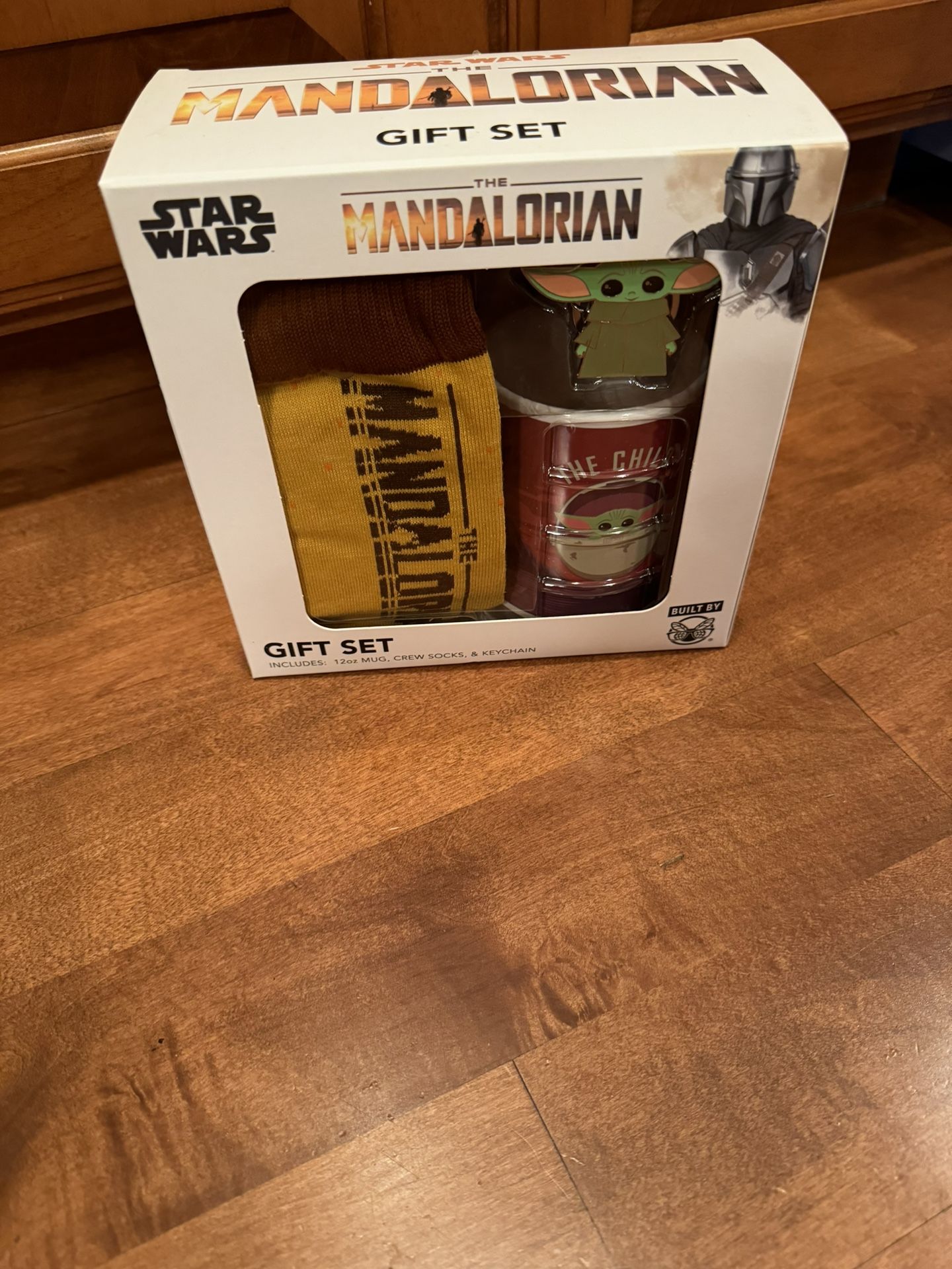 New Star Wars Mandalorian Gift Set 