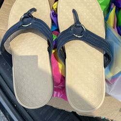 Vionic Tide Alone Toe Post Sandal
