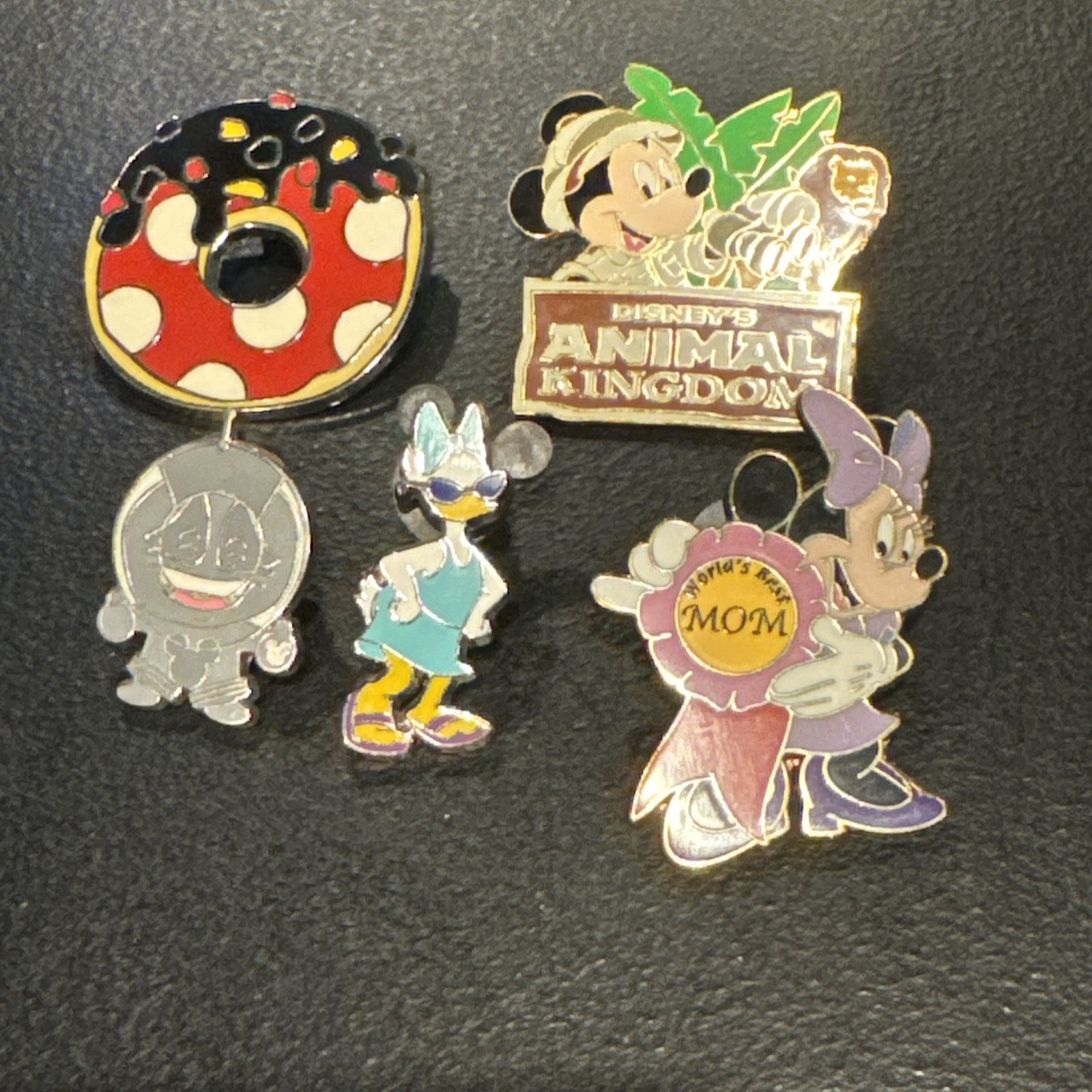 Set Of Disney Pins 