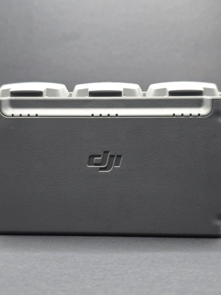 DJI Mini 2 Two-Way Charging Hub With 3 Batteries 