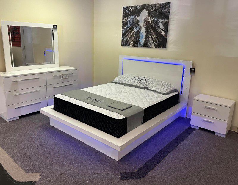 White LED Queen Bedroom Set.    Bed, Dresser, Mirror, Nightstand