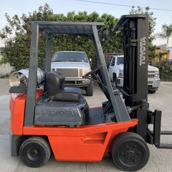 Toyota Forklift 4000 LB CAP SIDE SHIFT