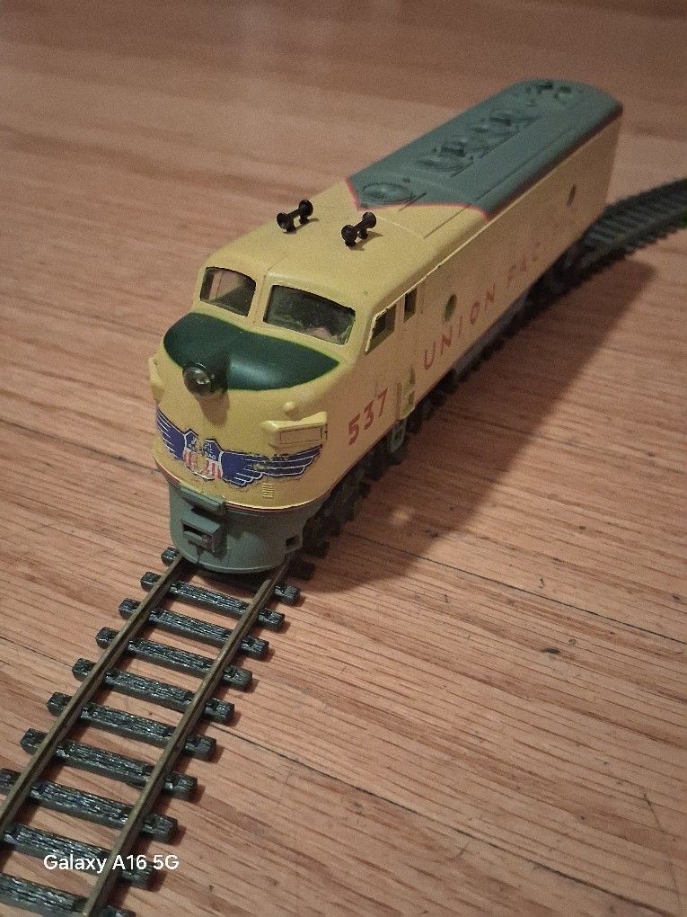 #537 Union Pacific Train