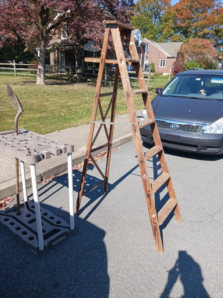 LADDER