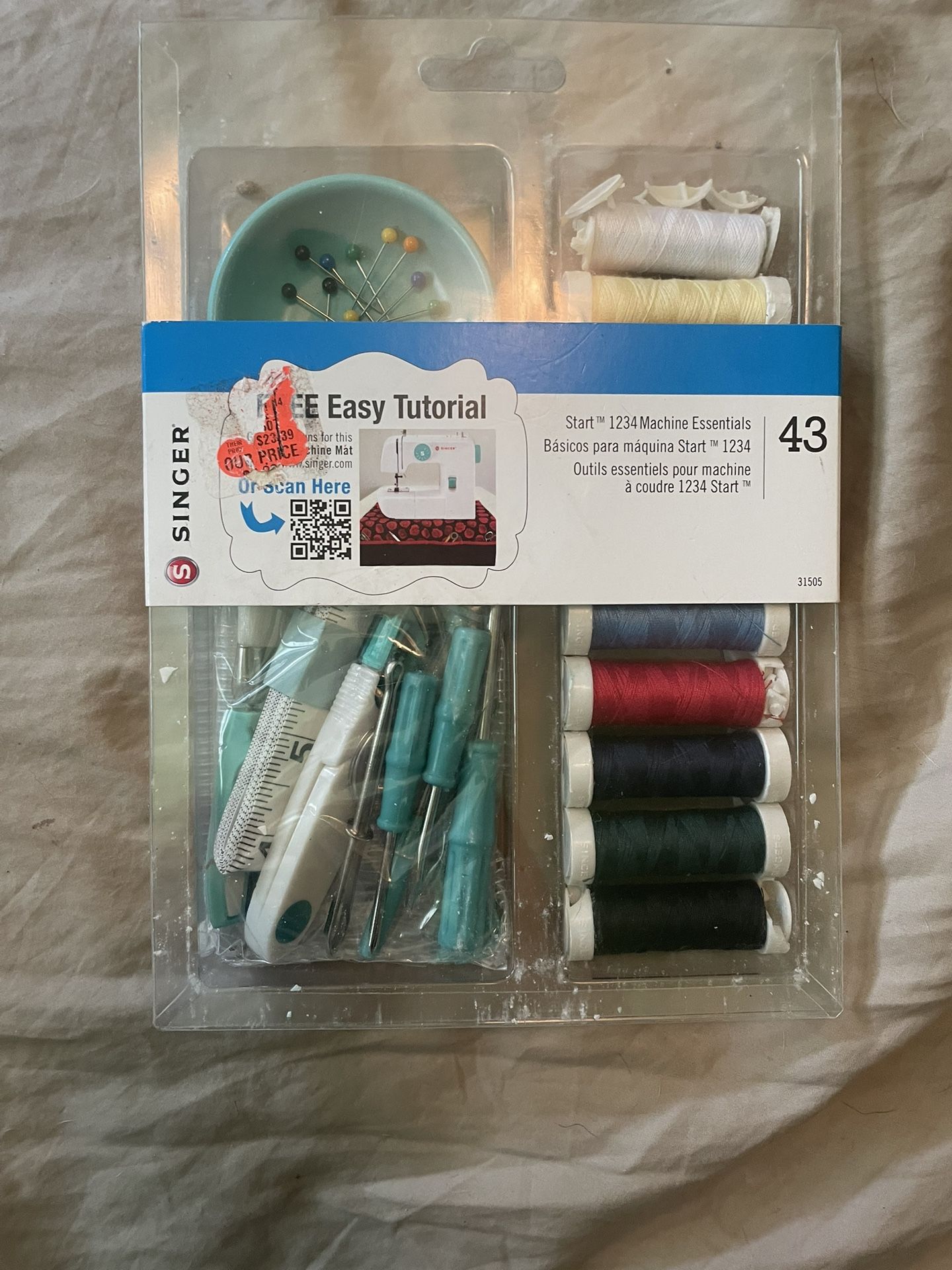 New Singer, Sewing Machine Set Up Kit. Everything Is Brand New And Unopened.