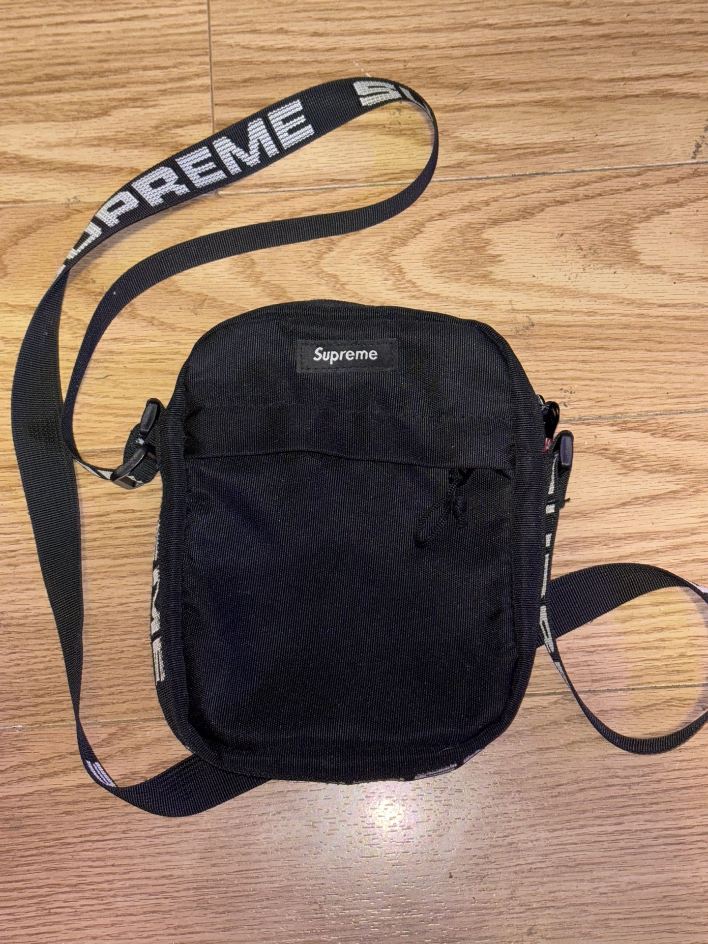SUPREME SS18 SHOULDER BAG