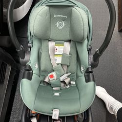 Uppababy Aria V2 