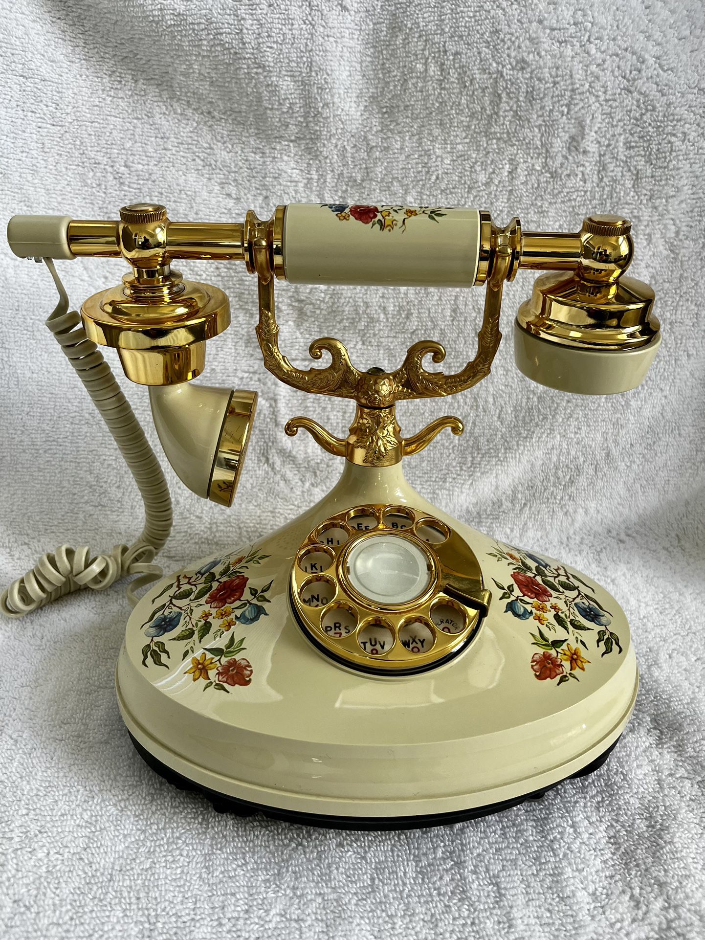 Vintage 1973 Empress Rotary Telephone