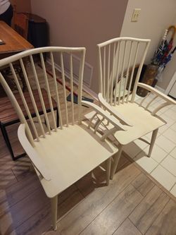 Howard miller chairs